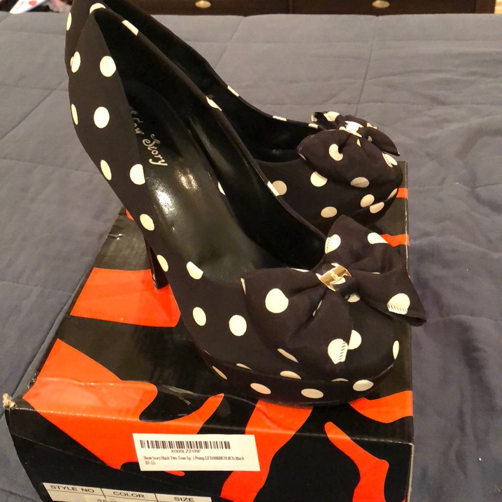 Never worn! Polka dot pumps